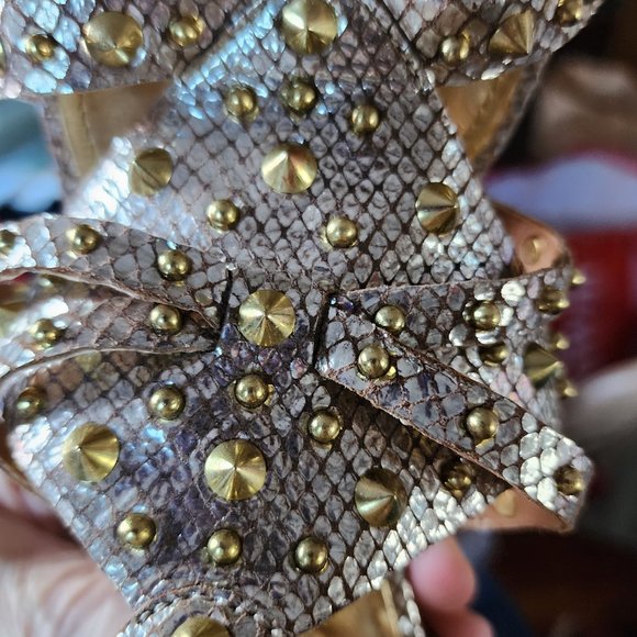 GUESS "LAIDEA" Studded Shiny Gold Gladiator Strappy Heel Size 8 - Picture 12 of 14